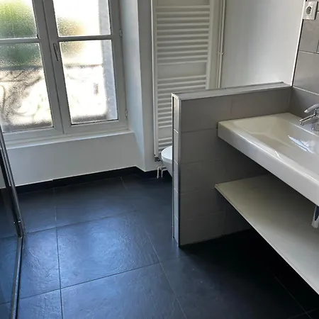 Logement Avec Jardin Sur Cour Interieure 아파트 베흑사이으
